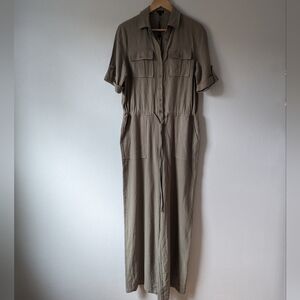 $10 SALE Coco + Carmen Jumpsuit Size S/M Short Sleeve Linen Olive Green Cropped
